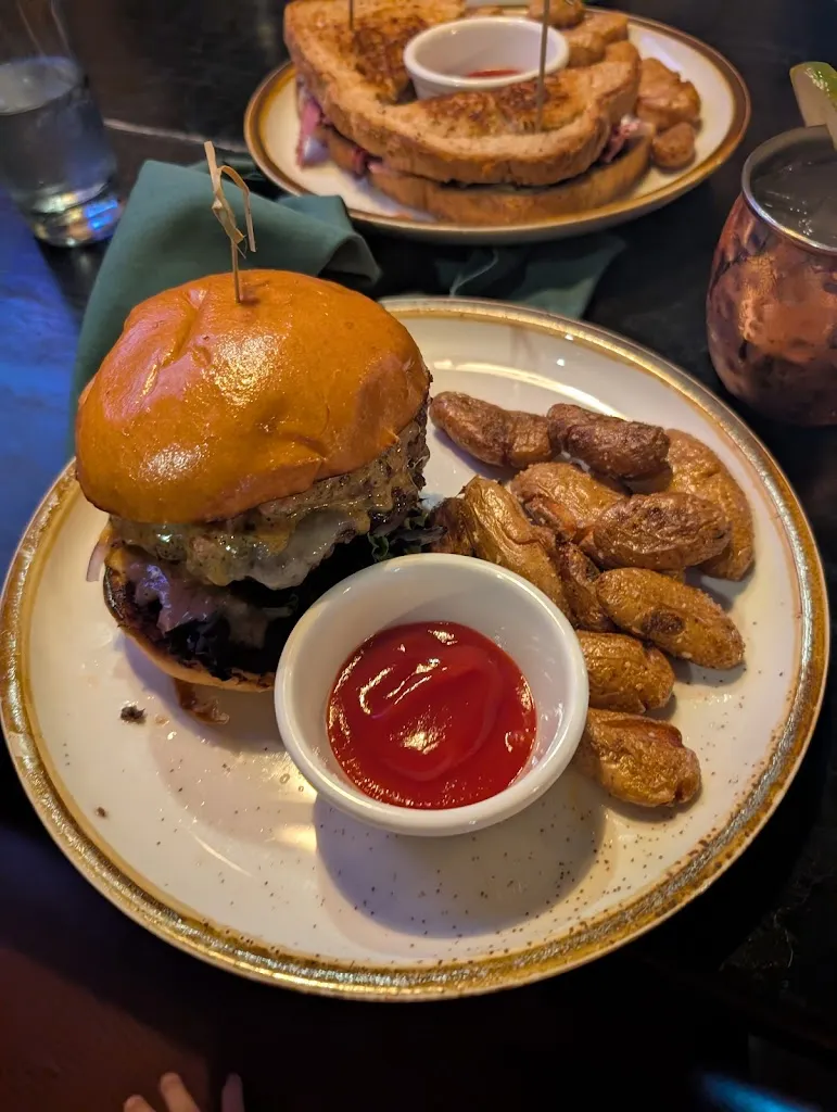 The Copper Crow_Albany, NY_slider_immagine_3