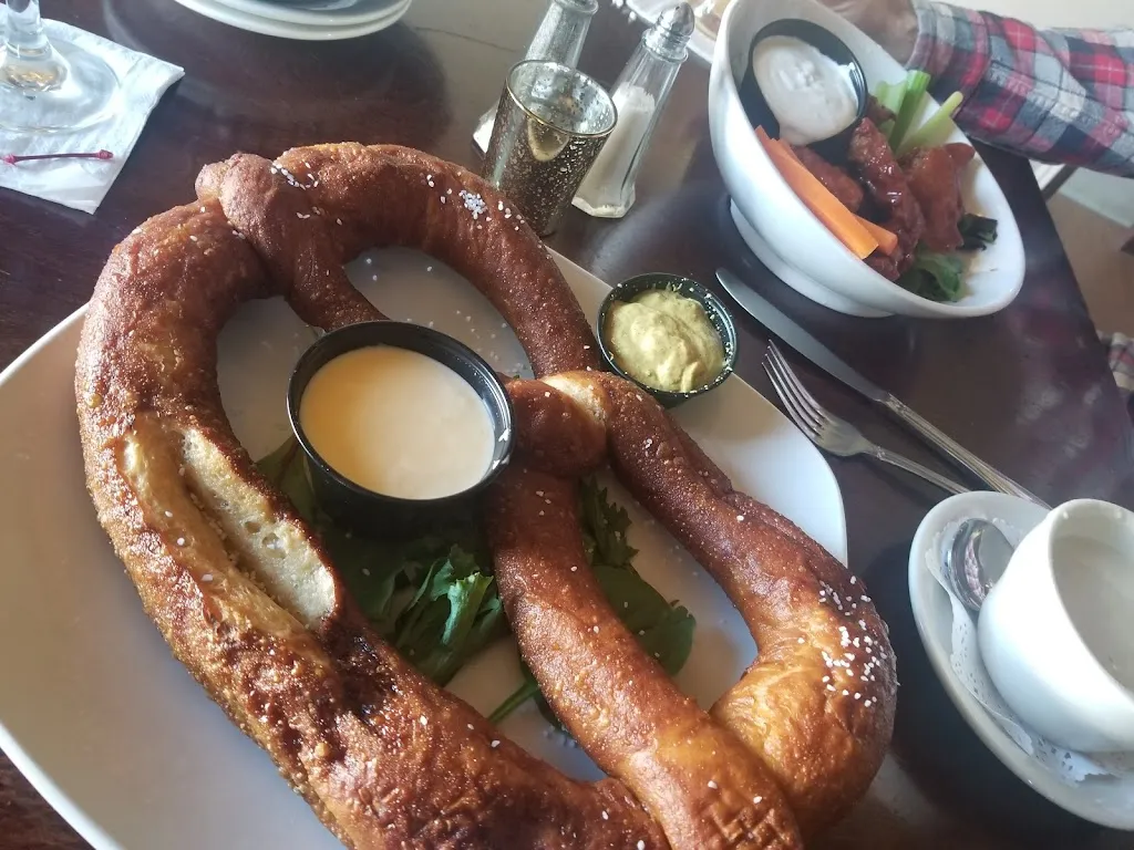 Jenn P_Carney's Irish Pub & Restaurant_Amityville, NY_review