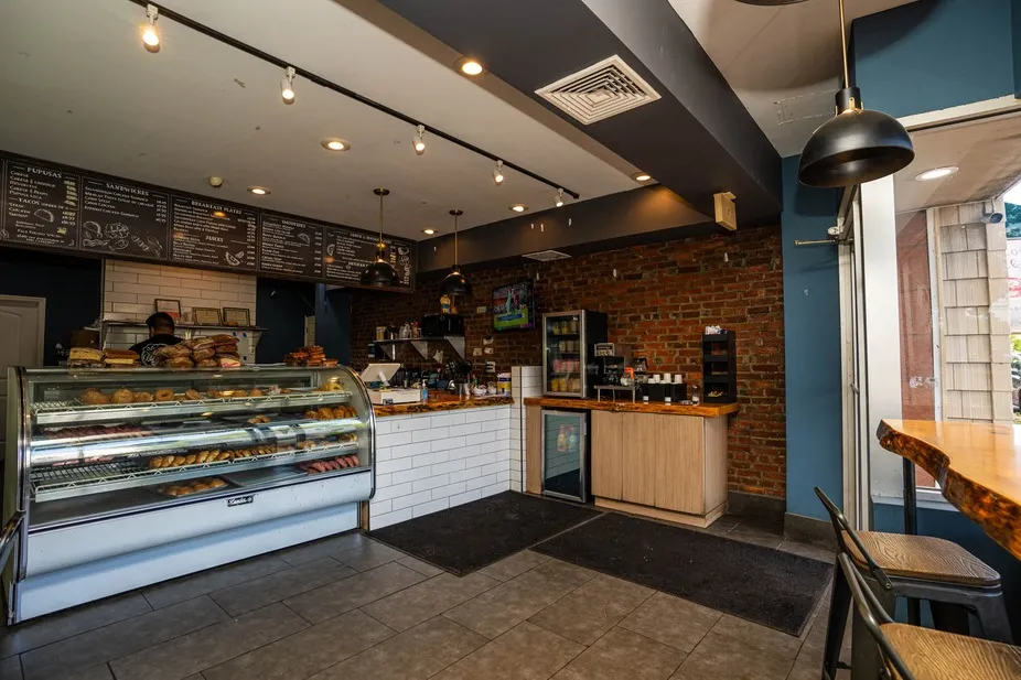 Anameli Bakery and food Corp restaurante en Amityville, NY