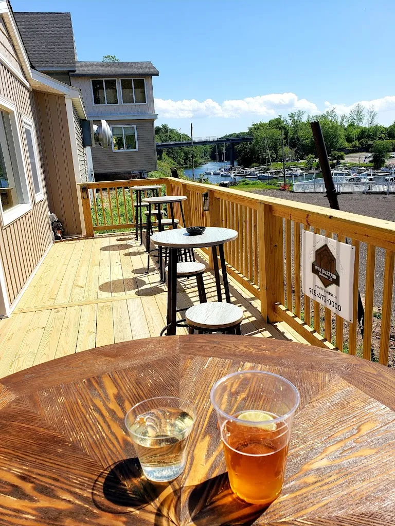 Foodie Couple716_DW's Juicy Clam Shack_Burt, NY_review