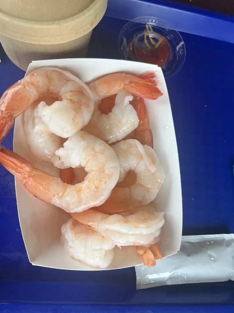 Sherri Timian_DW's Juicy Clam Shack_Burt, NY_review