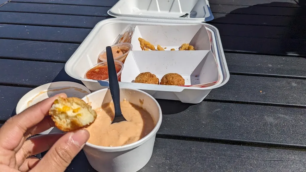 Nova Getz_DW's Juicy Clam Shack_Burt, NY_review