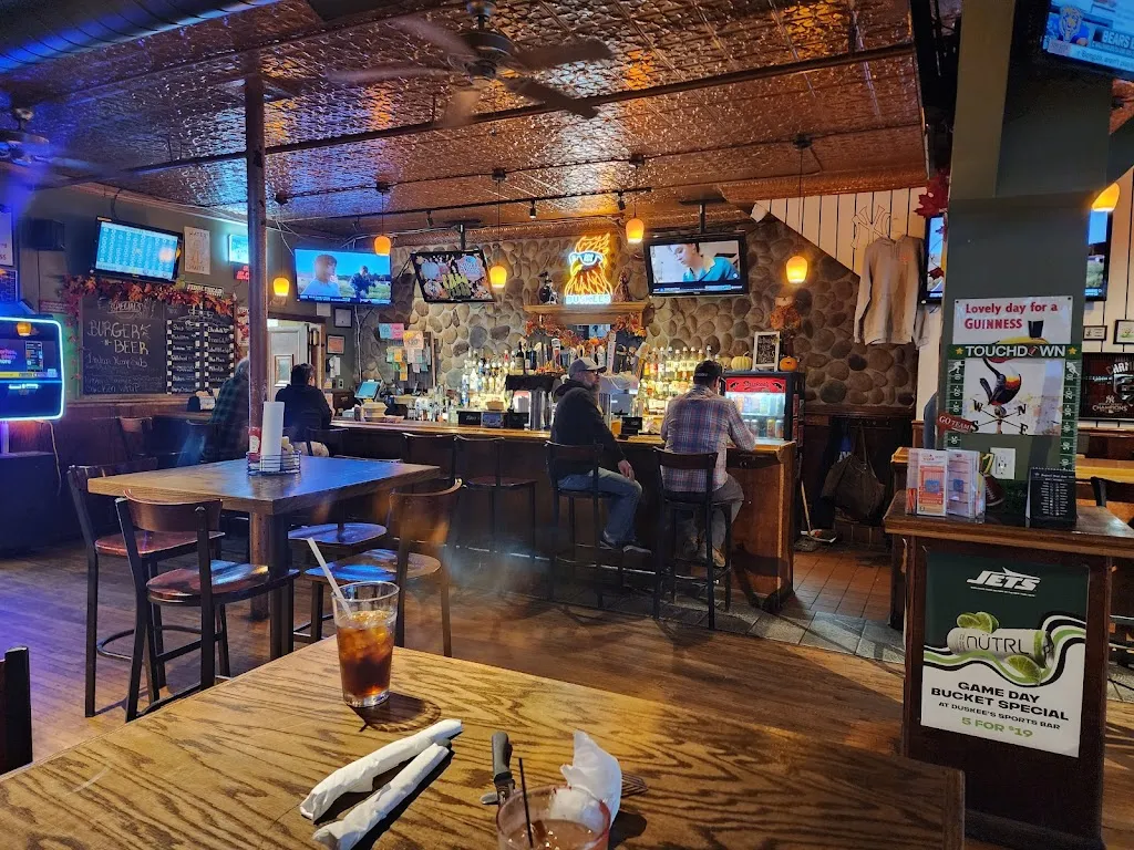 Duskee's Sports Bar & Grill restaurant in Phoenix, NY