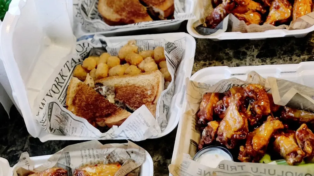 Duskee's Sports Bar & Grill_Phoenix, NY_slider_image_2