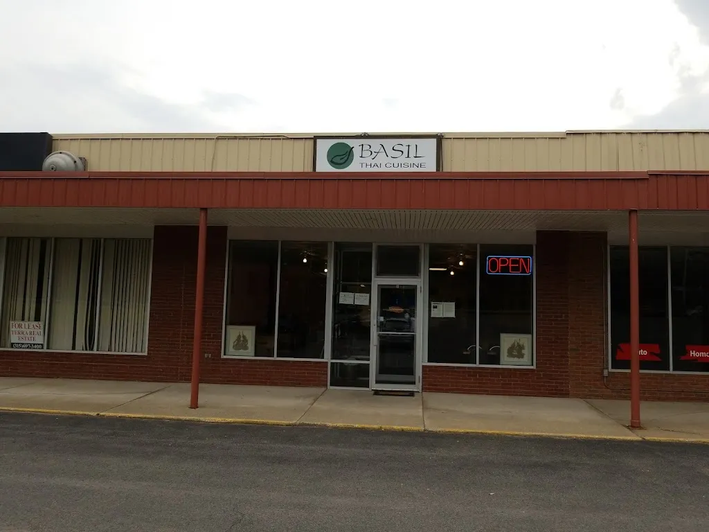 Basil Thai Cuisine restaurant in Phoenix, NY
