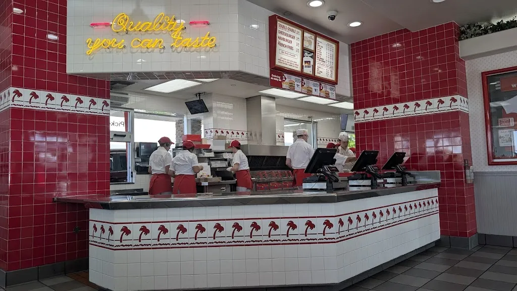 DESMONT_In-N-Out Burger_Riverdale, UT_review