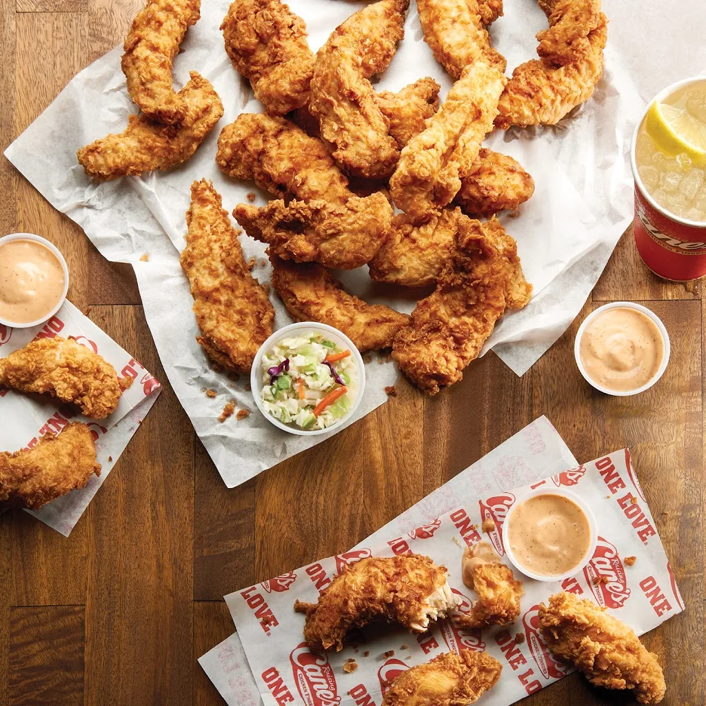 Raising Cane's Chicken Fingers_Riverdale, UT_slider_imagen_2