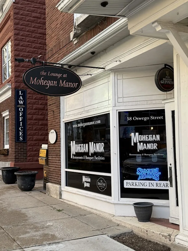 Mohegan Manor Restaurant & Lounge restaurant in Baldwinsville, NY