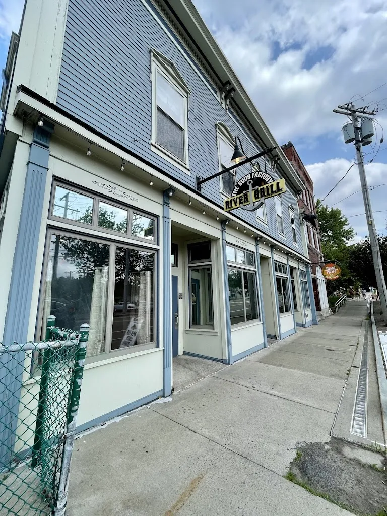 Rob Zuber_The Suds Factory River Grill_Baldwinsville, NY_review