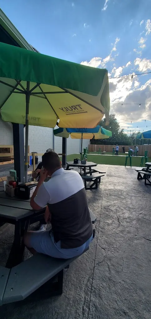 W Jam_The Yard by The Alley Bar & Grill_Fulton, NY_review