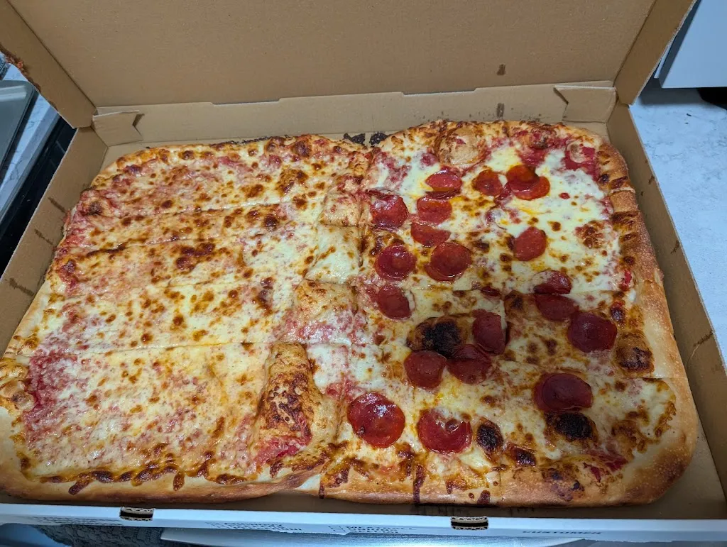 Emeterio's Pizzeria_Fulton, NY_slider_image_2