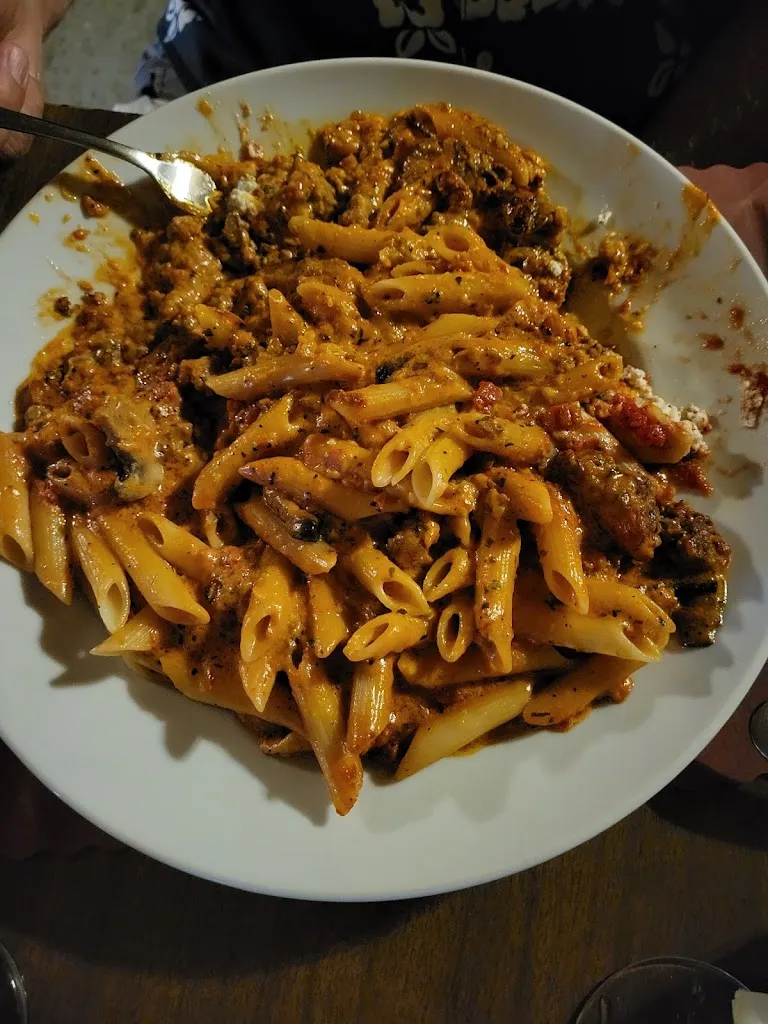 Leslie Szczybor_Champs Corner Pub and Grill_Whitehall, NY_reseña
