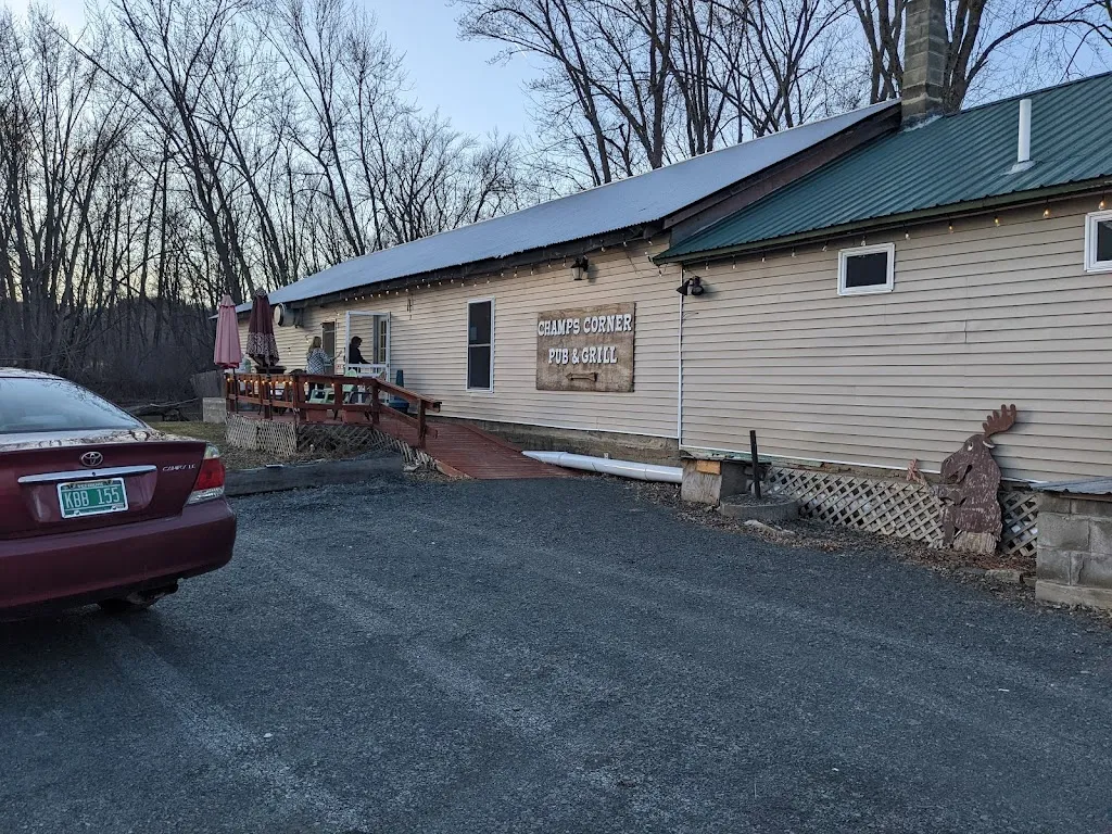 Champs Corner Pub and Grill_Whitehall, NY_slider_imagen_3