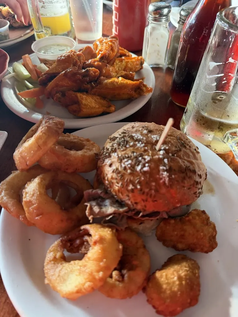Steven Schwartz_Ray's Diner and Tavern_Youngstown, NY_reseña