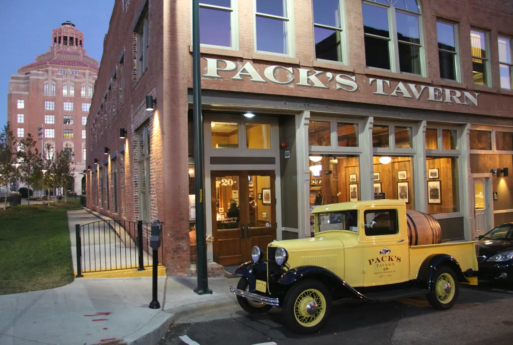 Pack's Tavern restaurant in Asheville, NC