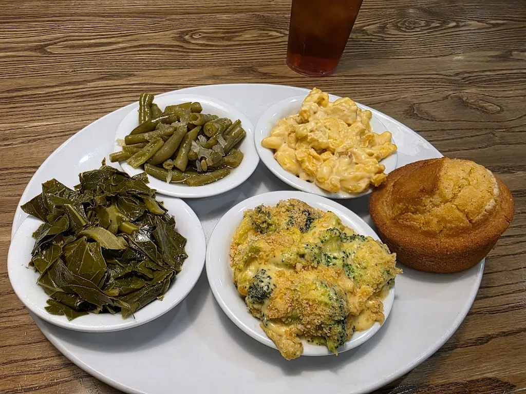 Johnny's Farmhouse Restaurant_Concord, NC_slider_bild_3