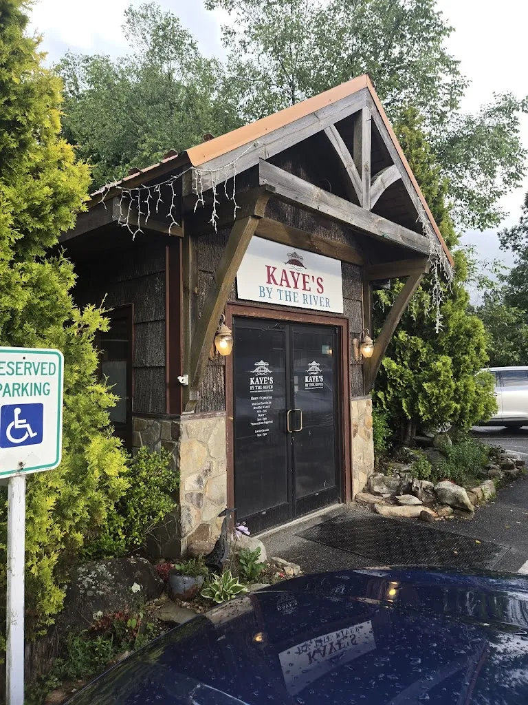 James McCallum_Kaye's By The River_Newland, NC_review