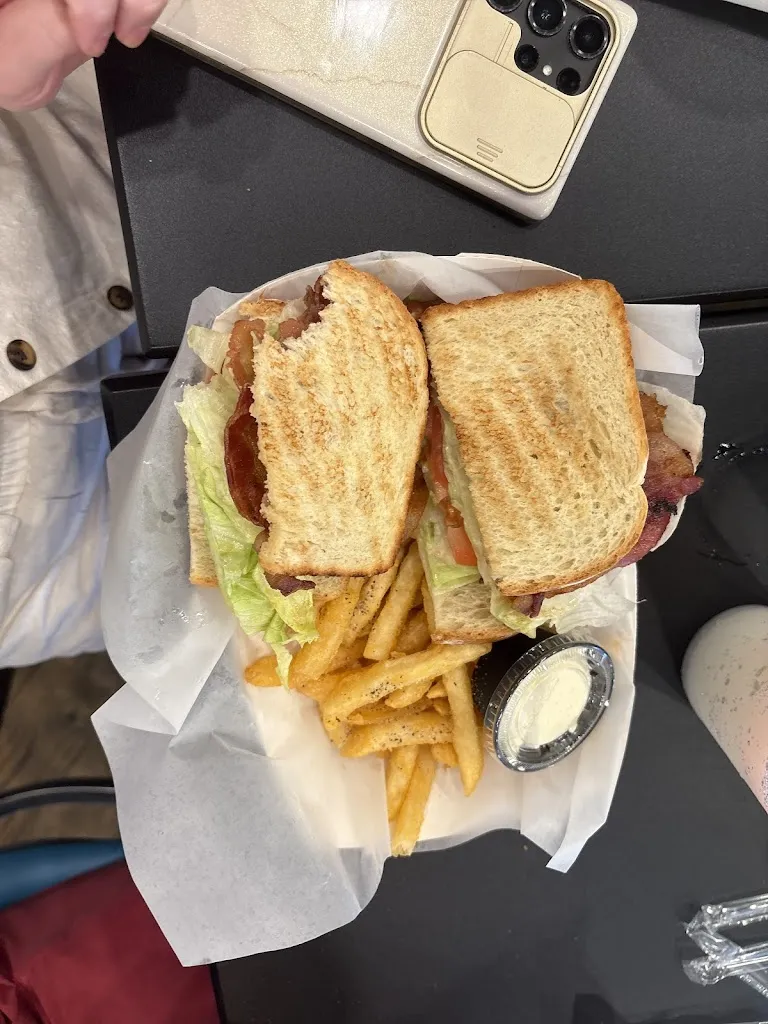 Michelle Beaupre_Surf's Up Grill & Bar_Emerald Isle, NC_review