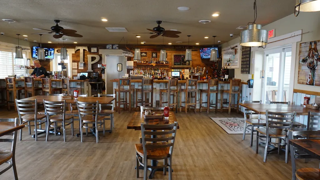 The Trading Post; Southern Food & Spirits ristorante a Emerald Isle, NC