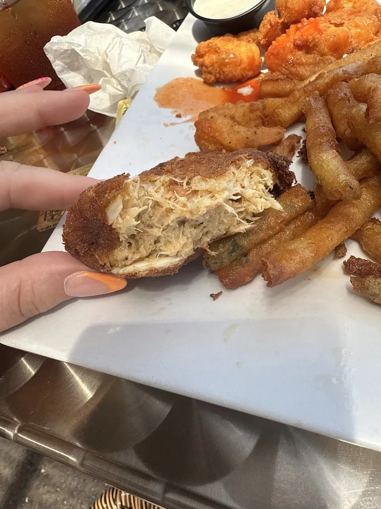 Laura_Flipperz Family Bar & Grill_Emerald Isle, NC_review