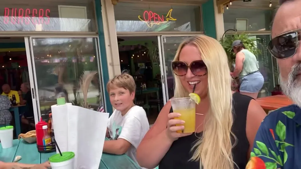 Fish Hut Grill_Emerald Isle, NC_slider_immagine_2