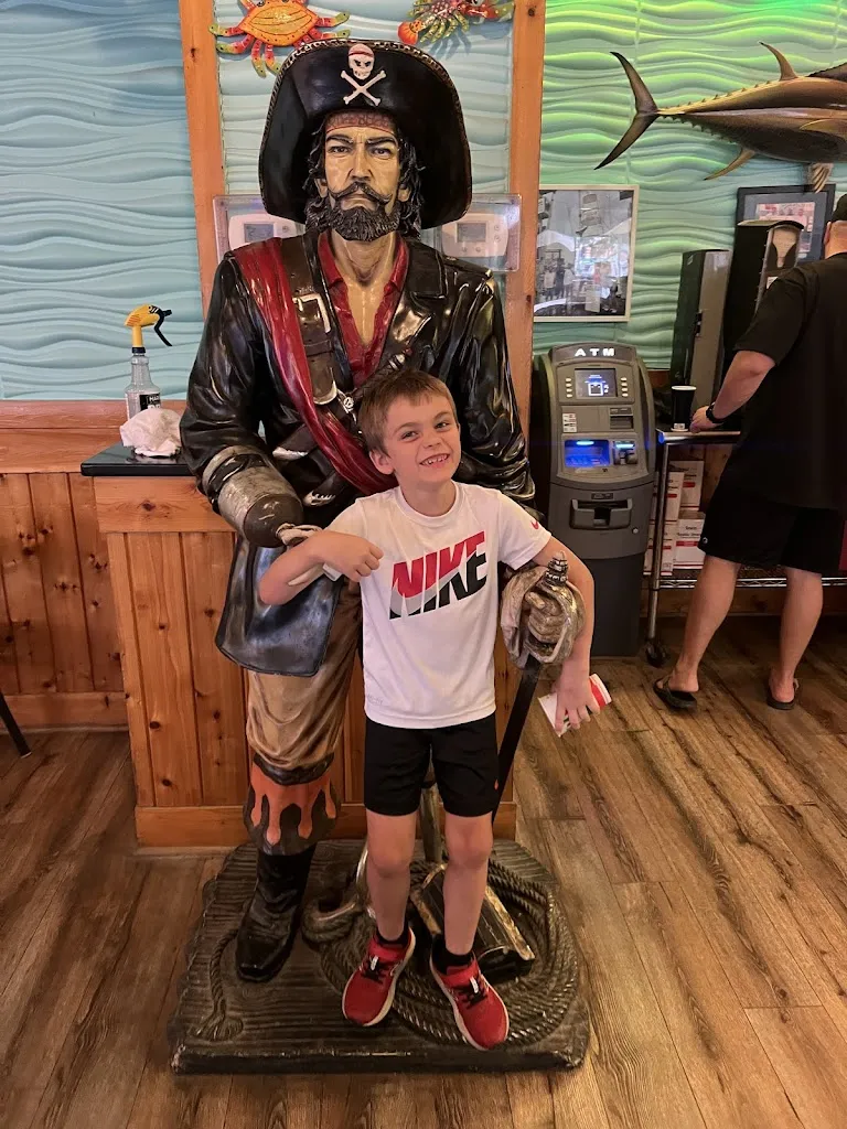 Joshua Palmatier_Michaelangelo's Pizza & Subs_Emerald Isle, NC_reseña