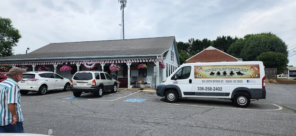L G_Cowboy Restaurant_Elkin, NC_review