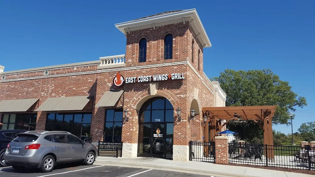 East Coast Wings + Grill restaurante en Harrisburg, NC