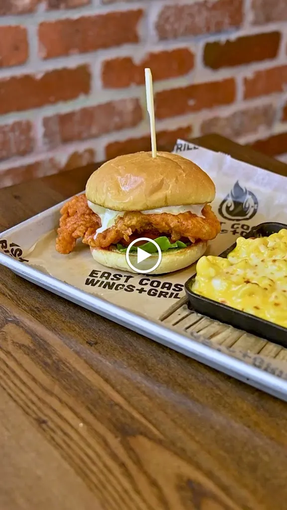 East Coast Wings + Grill_Harrisburg, NC_slider_imagen_2
