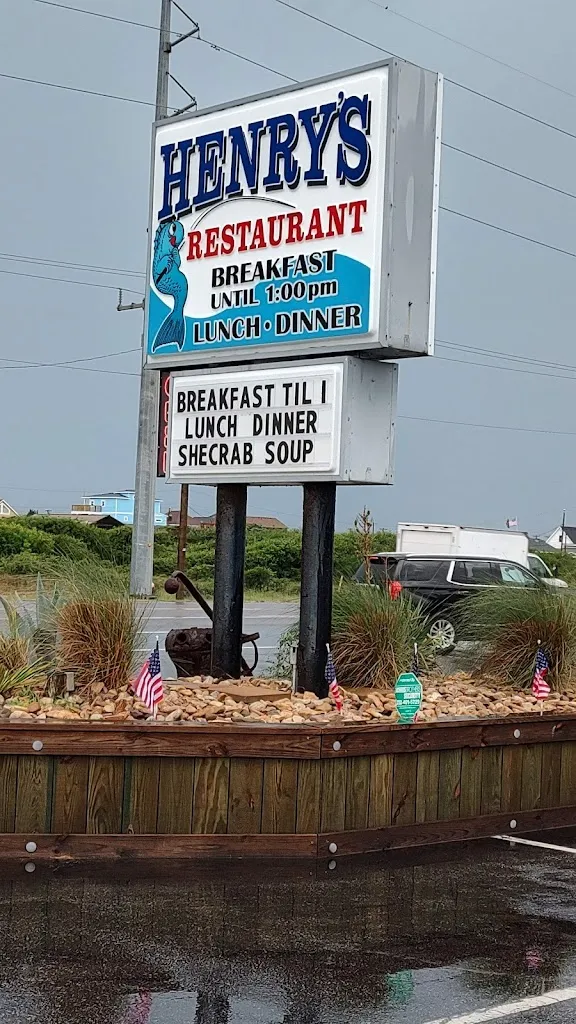James Clinkenbeard_Henry's Restaurant_Kill Devil Hills, NC_review