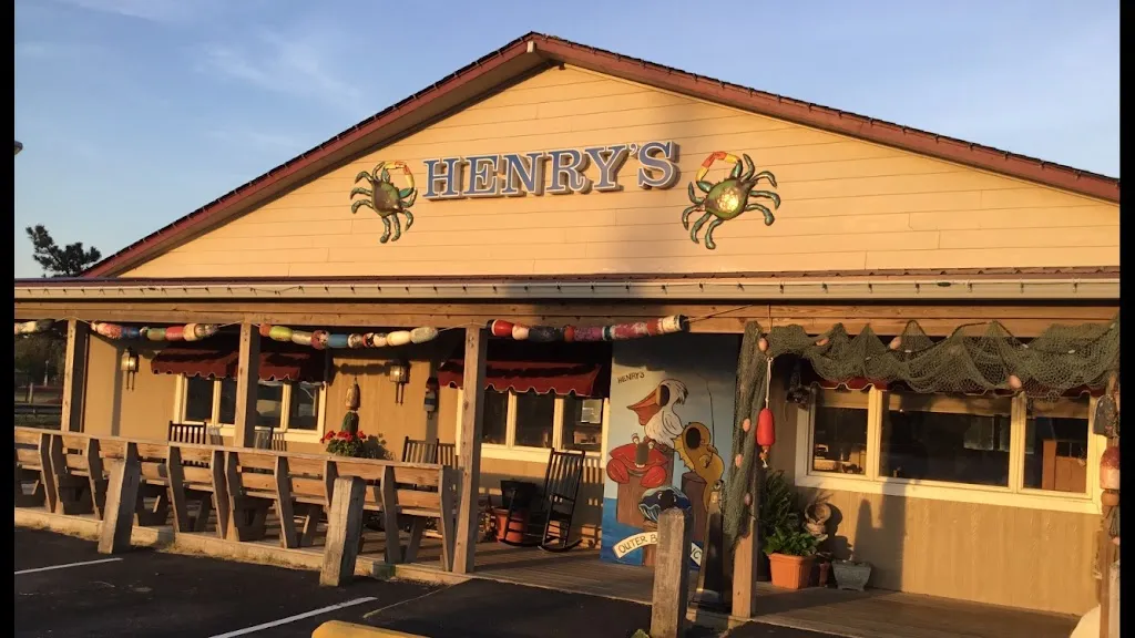 Henry's Restaurant_Kill Devil Hills, NC_slider_image_1
