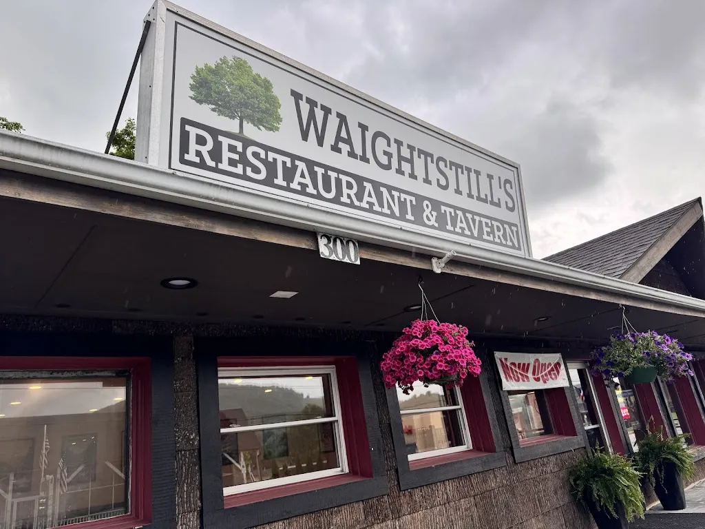 Waightstill's Restaurant and Tavern restaurant à Newland, NC