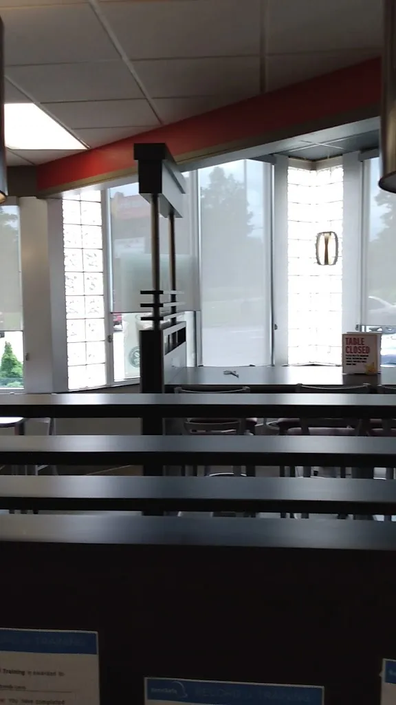 Hardee's_Newland, NC_slider_image_2