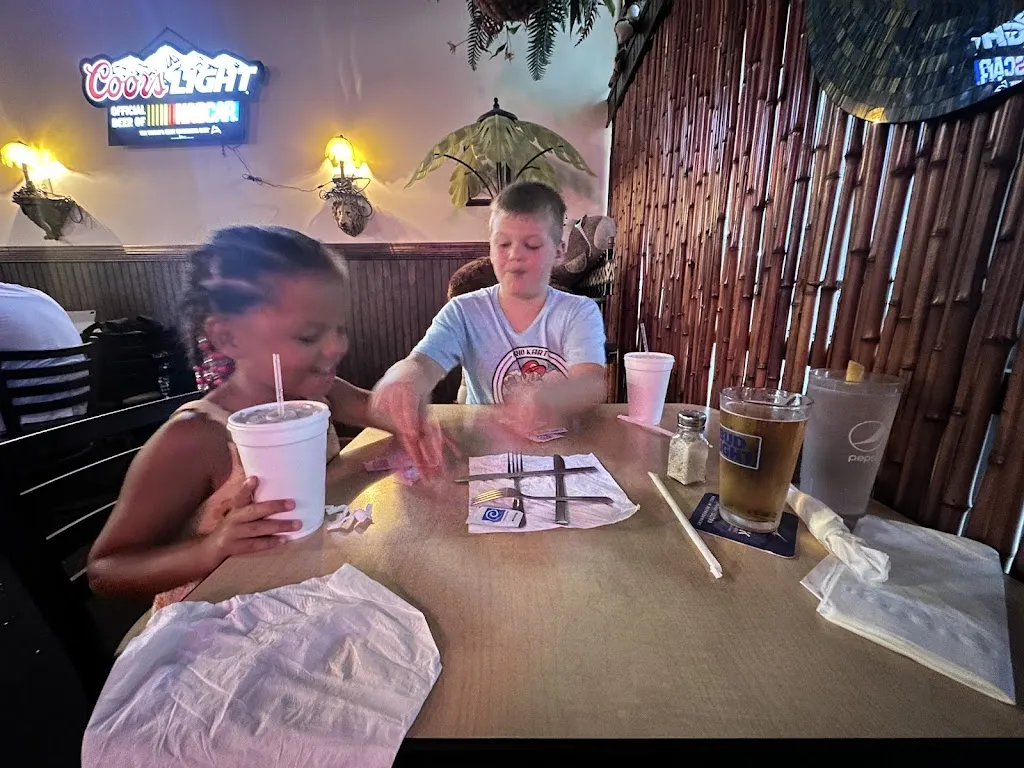 Stephanie Brennan_Monkey Bar & Grill_Atlantic Beach, NC_review
