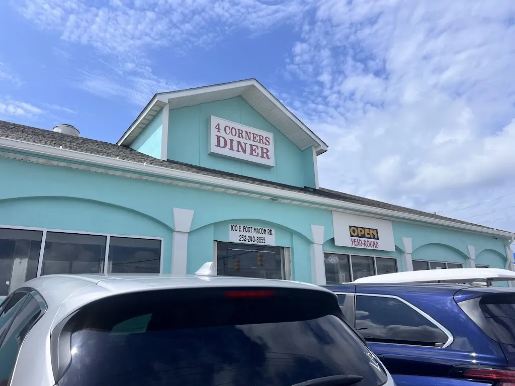 Erica Santana_4 Corners Diner_Atlantic Beach, NC_review