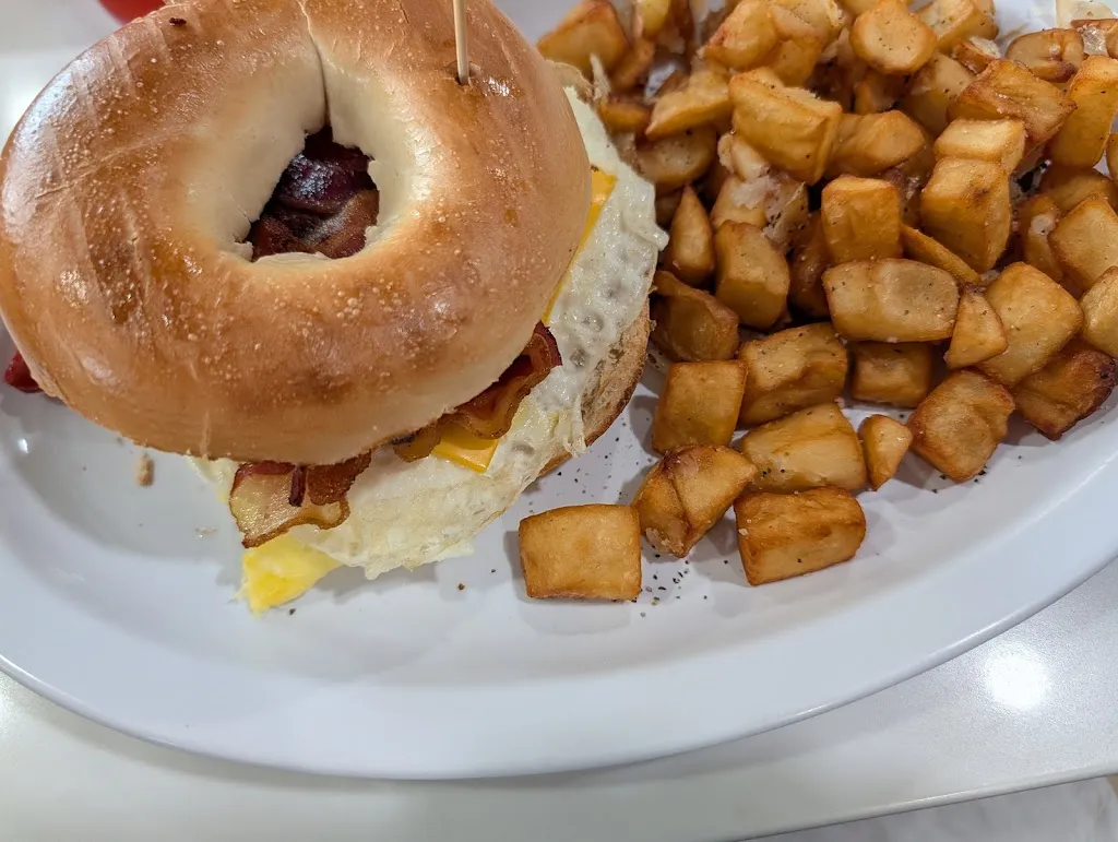 4 Corners Diner_Atlantic Beach, NC_slider_image_3