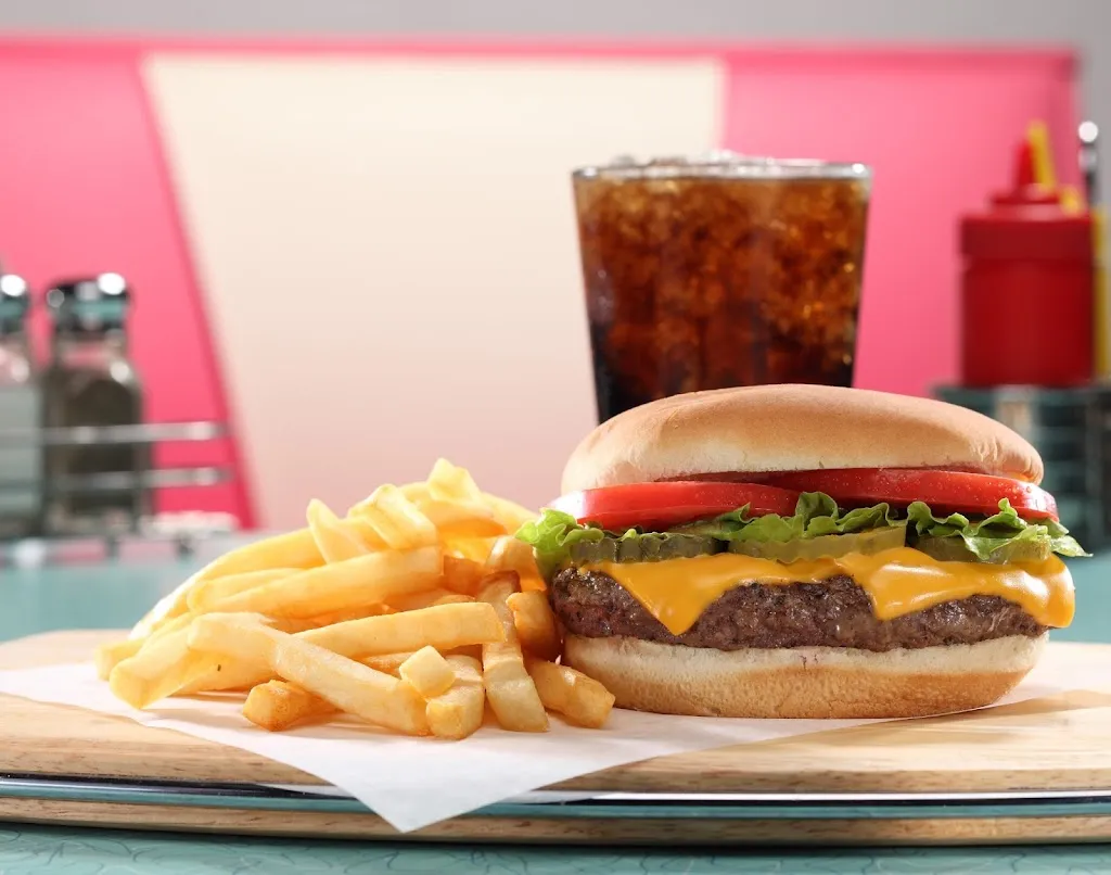 Hwy 55 Burgers Shakes & Fries_Tarboro, NC_slider_imagen_2