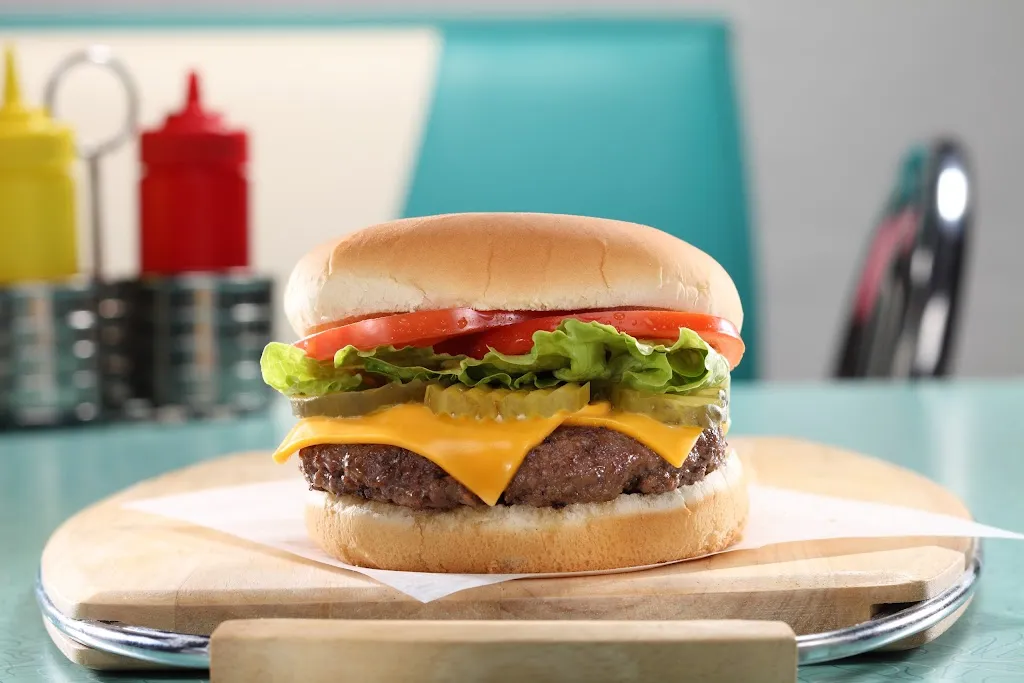 Hwy 55 Burgers Shakes & Fries_Tarboro, NC_slider_imagen_3