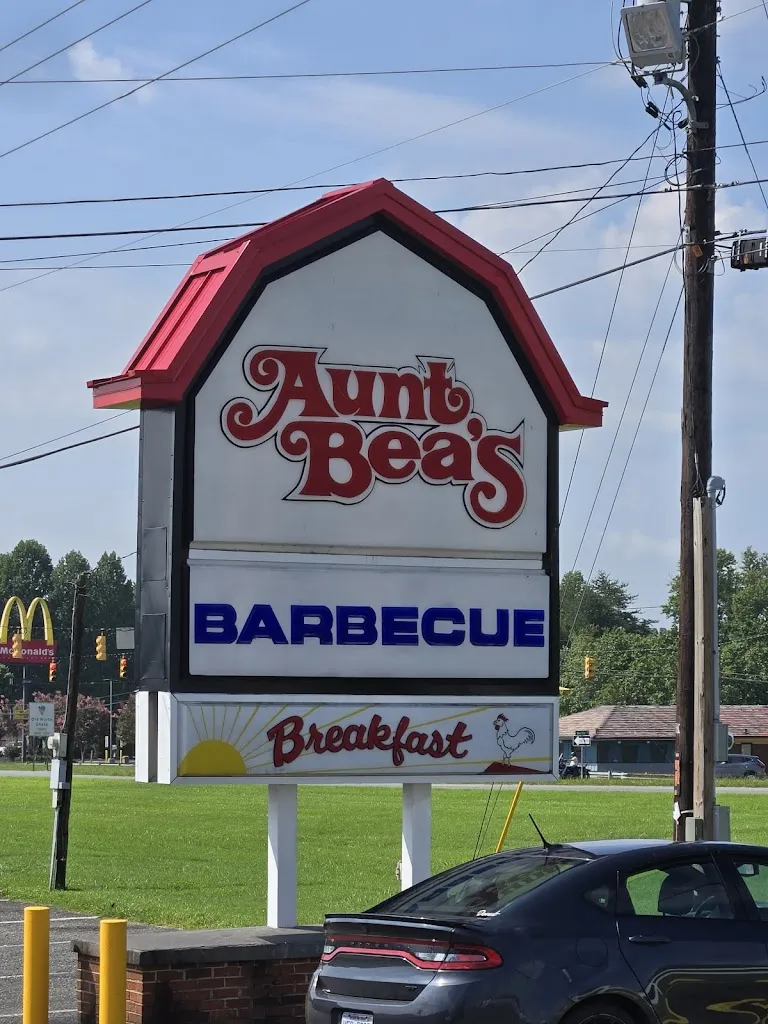 Aunt Bea's Barbeque_Mt Airy, NC_slider_image_3