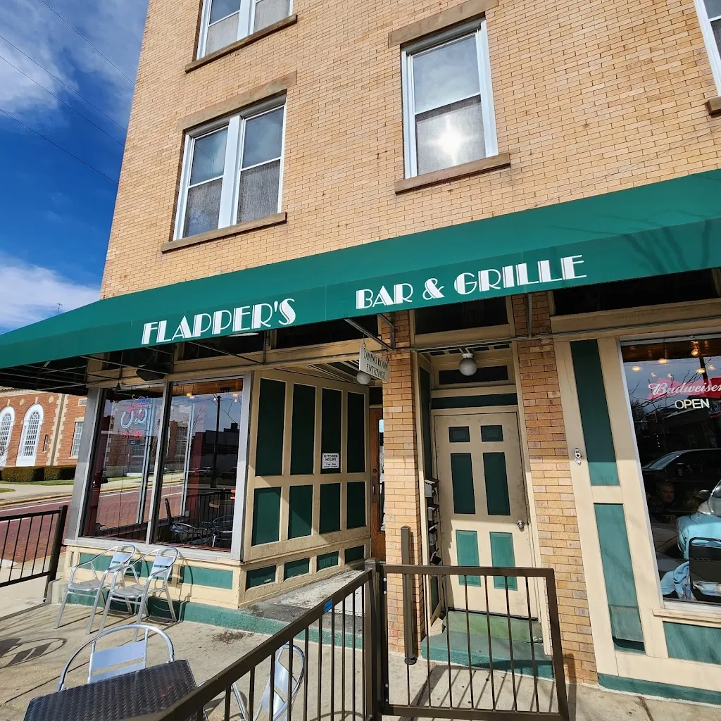 Flappers Bar and Grille restaurant in Mt Vernon, OH