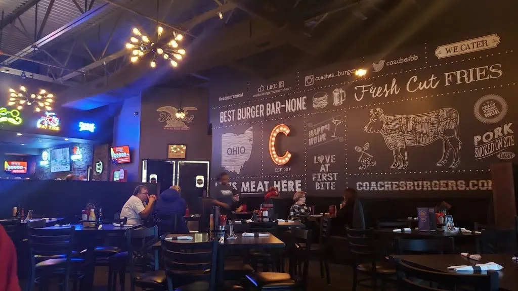 Coaches Burger Bar restaurant in Austintown, OH