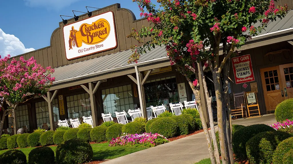 Cracker Barrel Old Country Store restaurant in Cambridge, OH