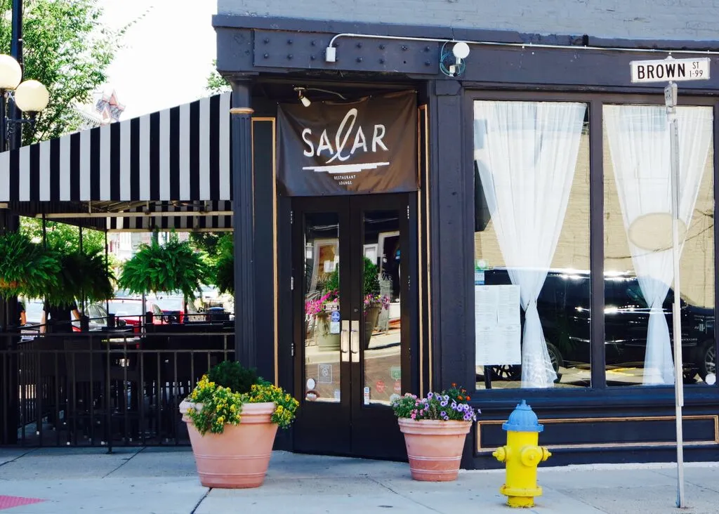 Salar Restaurant and Lounge restaurante en Dayton, OH