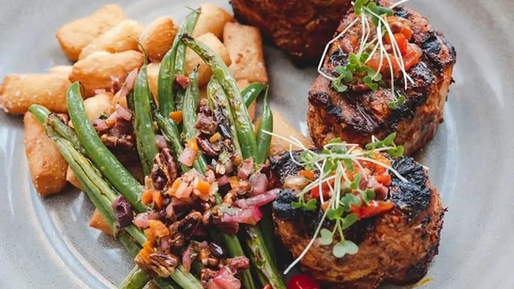 Salar Restaurant and Lounge_Dayton, OH_slider_imagen_3