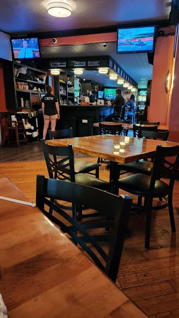 Lucky's Taproom & Eatery_Dayton, OH_slider_imagen_3