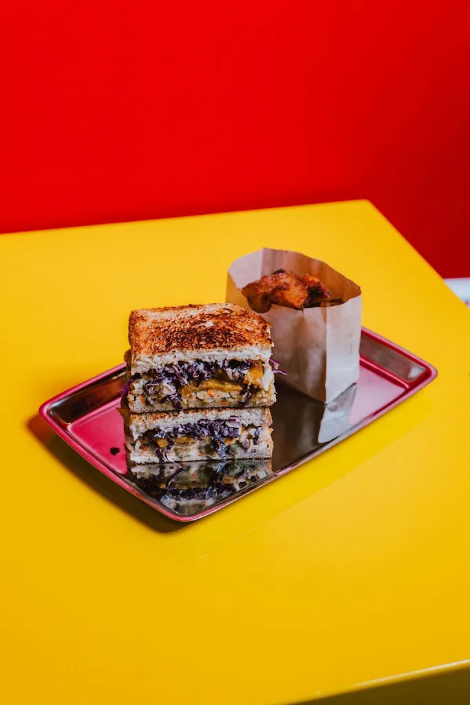 Koji Burger_Dayton, OH_slider_imagen_2