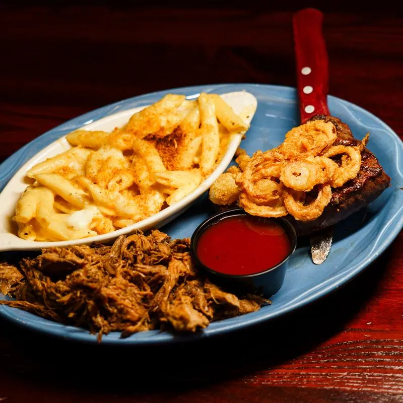 Bullwinkle's Top Hat Bistro_Miamisburg, OH_slider_imagen_3
