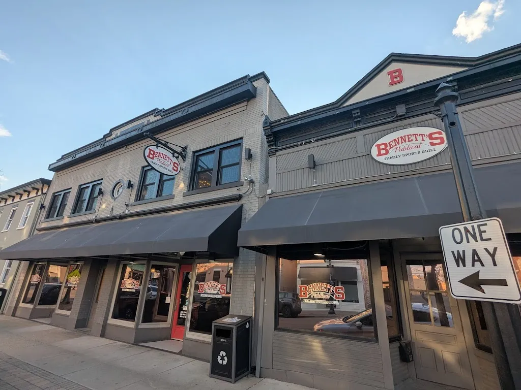 Bennett's Publical Family Sports Grill restaurante en Miamisburg, OH