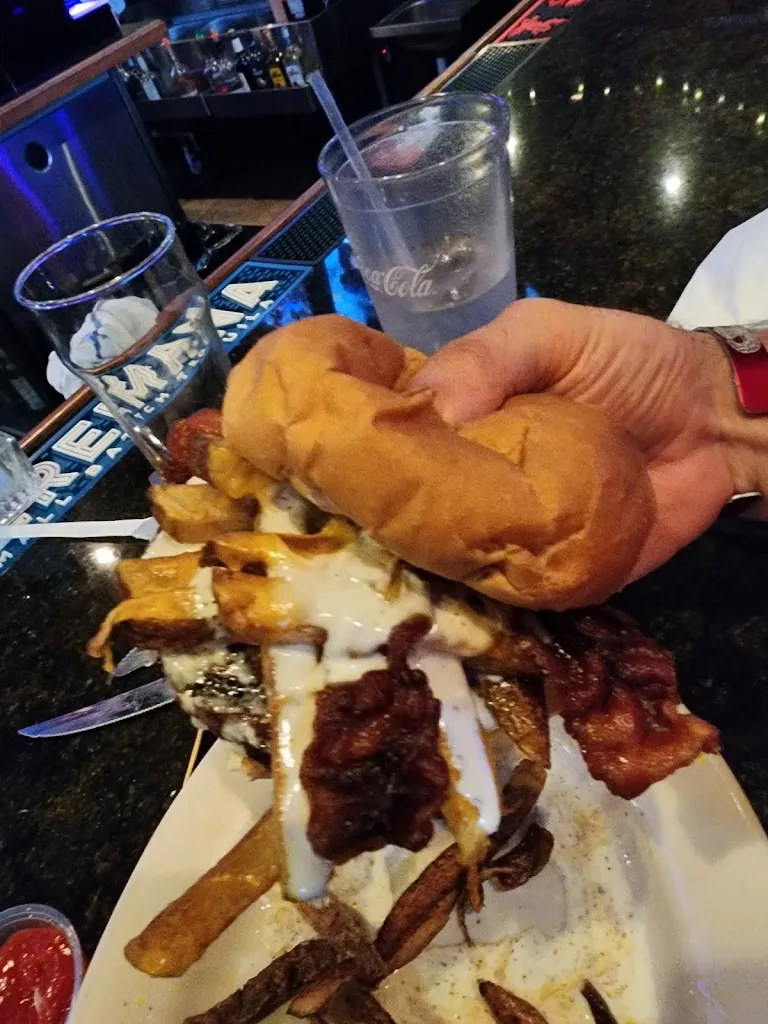 Olympus_Travel_Puckers Sports Pub & Grille_North Canton, OH_review