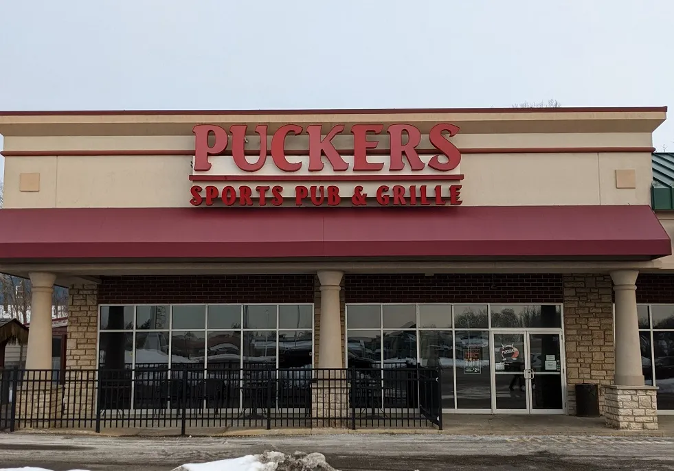 Puckers Sports Pub & Grille restaurant in North Canton, OH